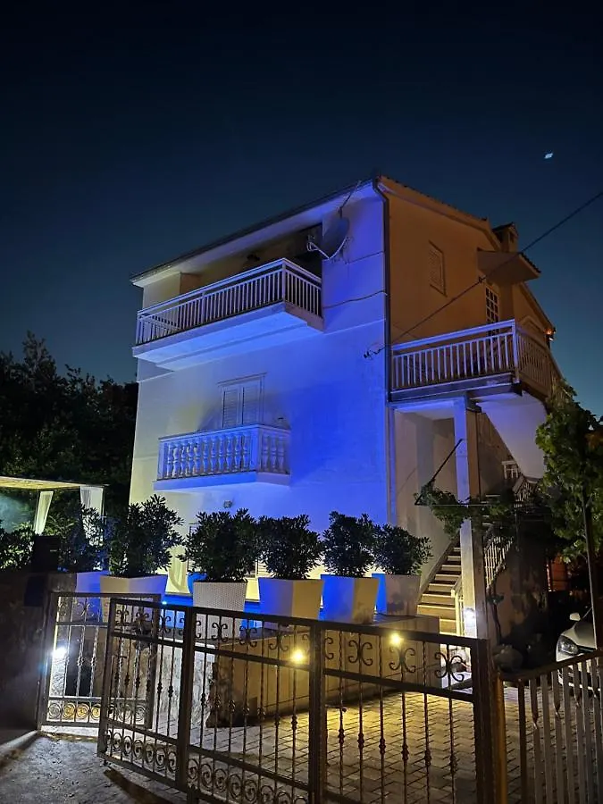 Villa Danijela With Heated Pool,Jacuzzi And Sauna Seget Vranjica Croatia