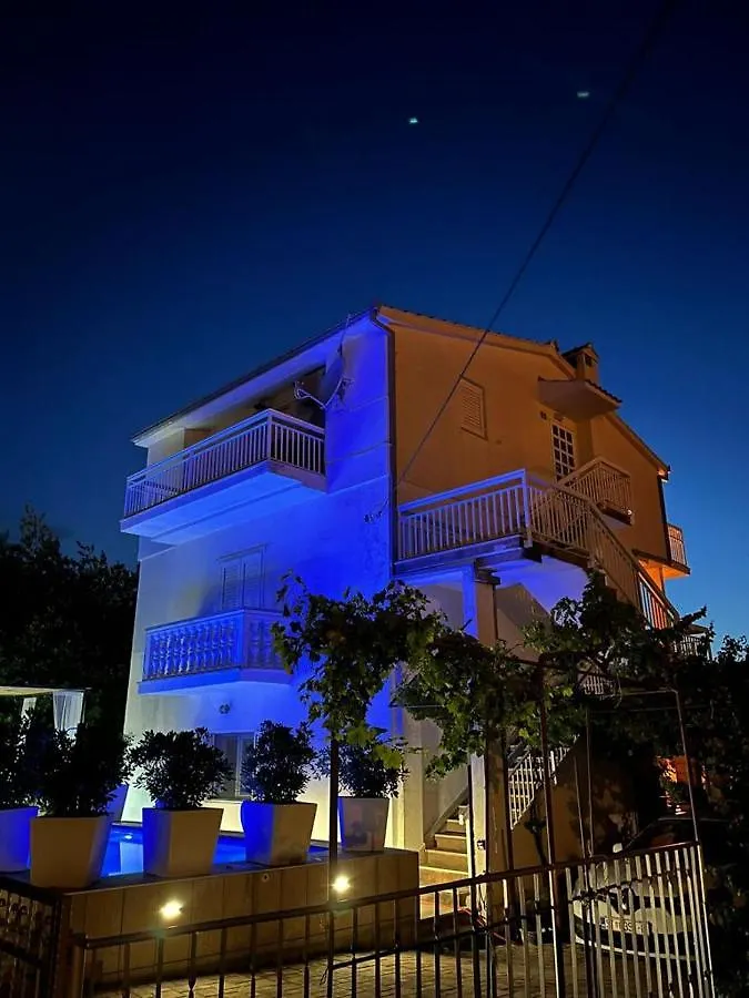 Villa Danijela With Heated Pool,Jacuzzi And Sauna Seget Vranjica 0*,