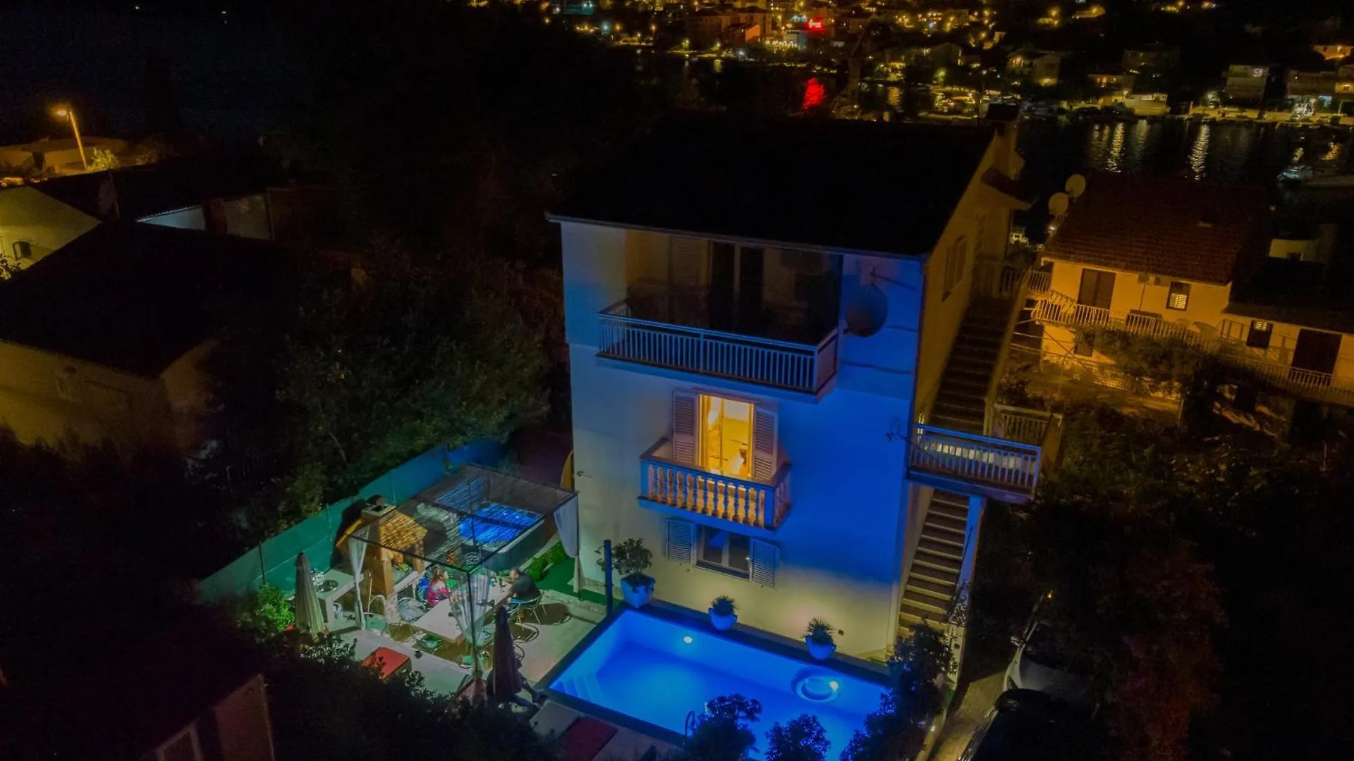 Villa Danijela With Heated Pool,Jacuzzi And Sauna Seget Vranjica