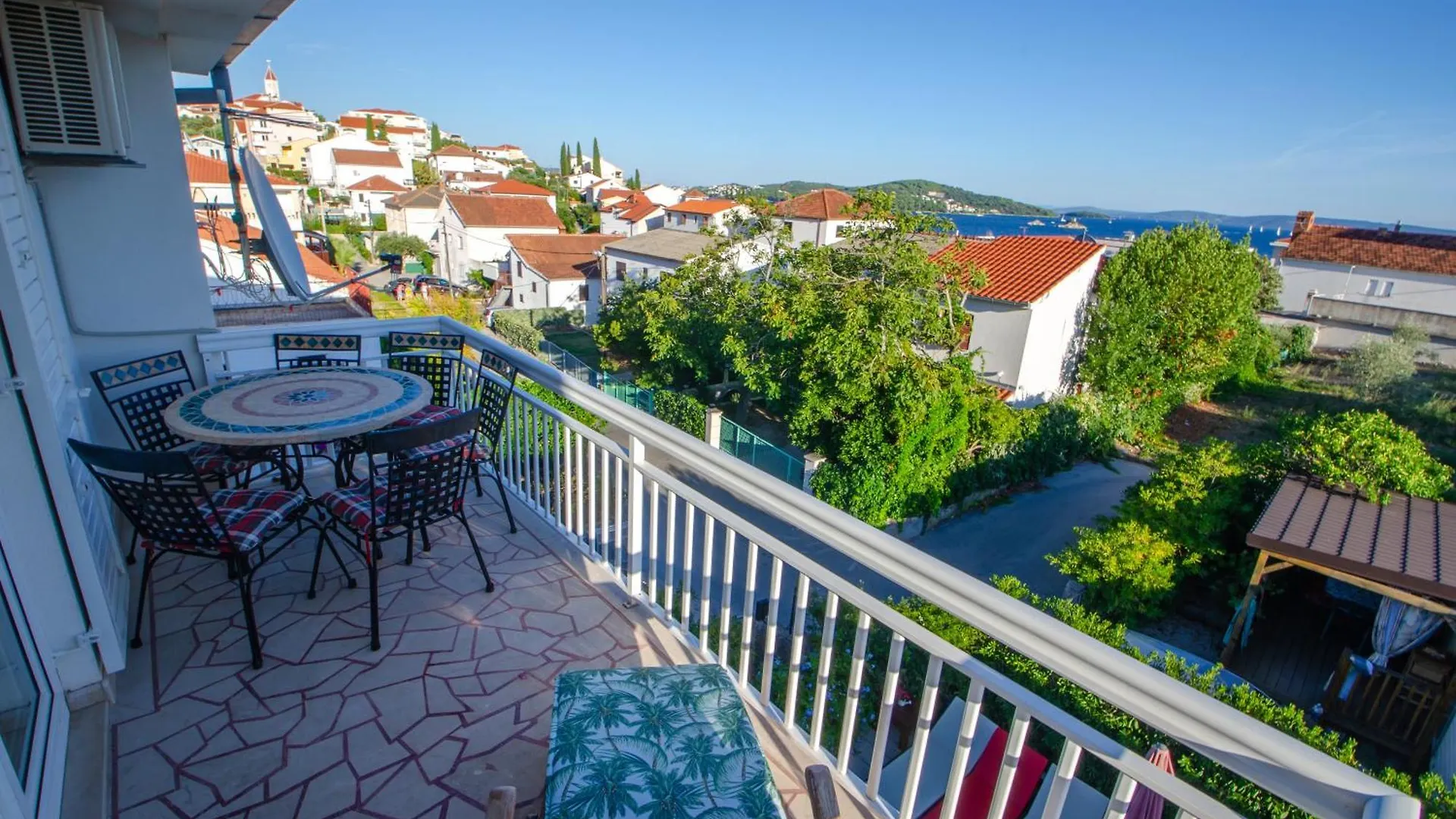 Villa Danijela With Heated Pool,Jacuzzi And Sauna Seget Vranjica