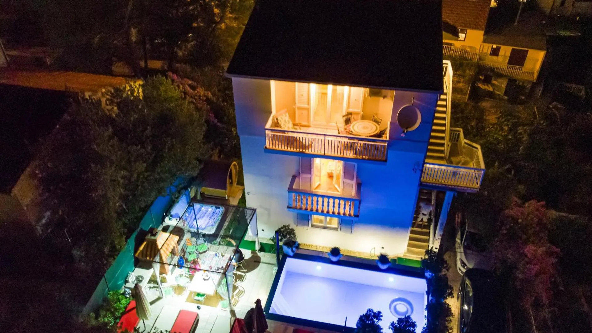 Villa Danijela With Heated Pool,Jacuzzi And Sauna Seget Vranjica
