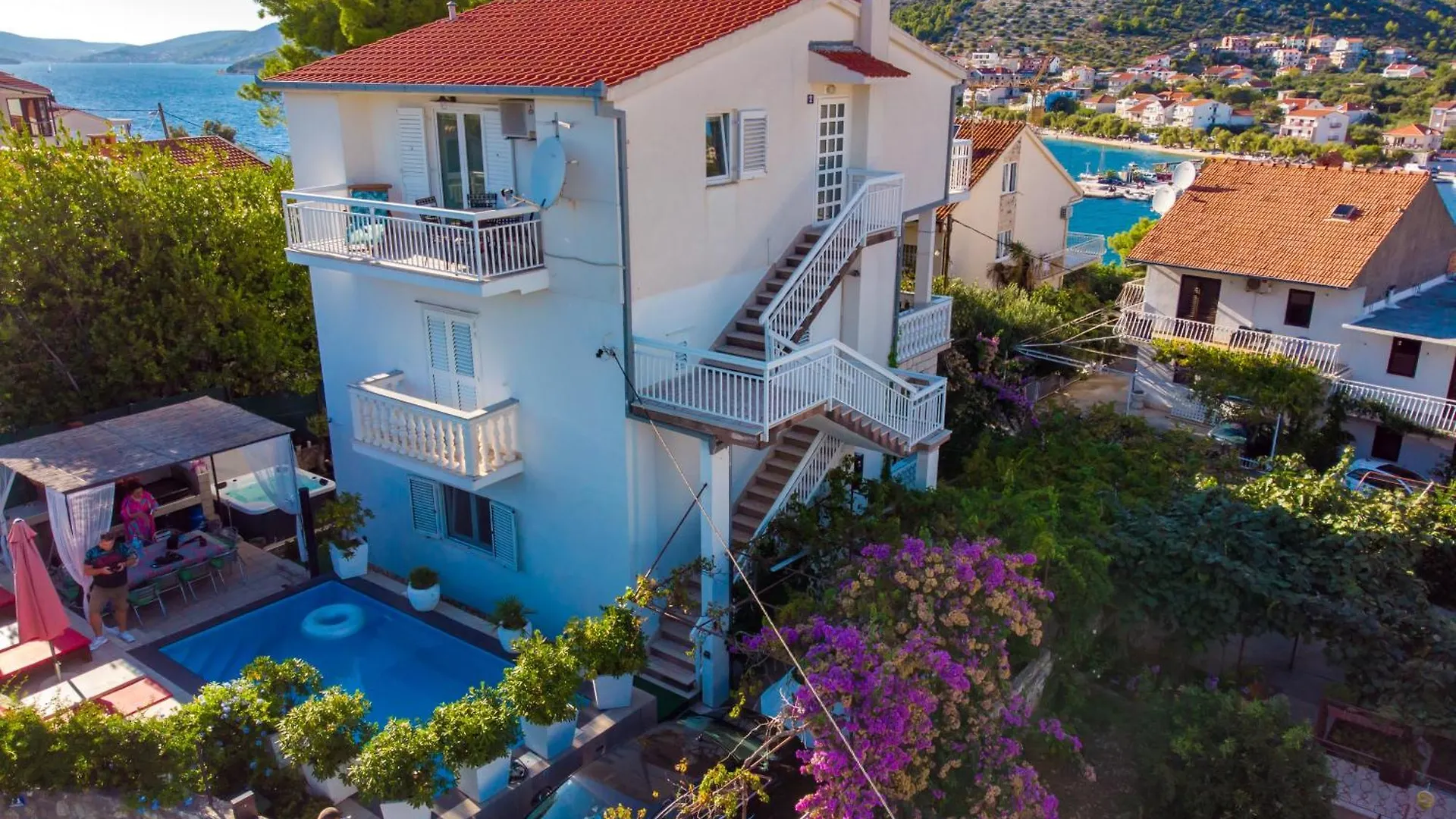 Villa Danijela With Heated Pool,Jacuzzi And Sauna Seget Vranjica