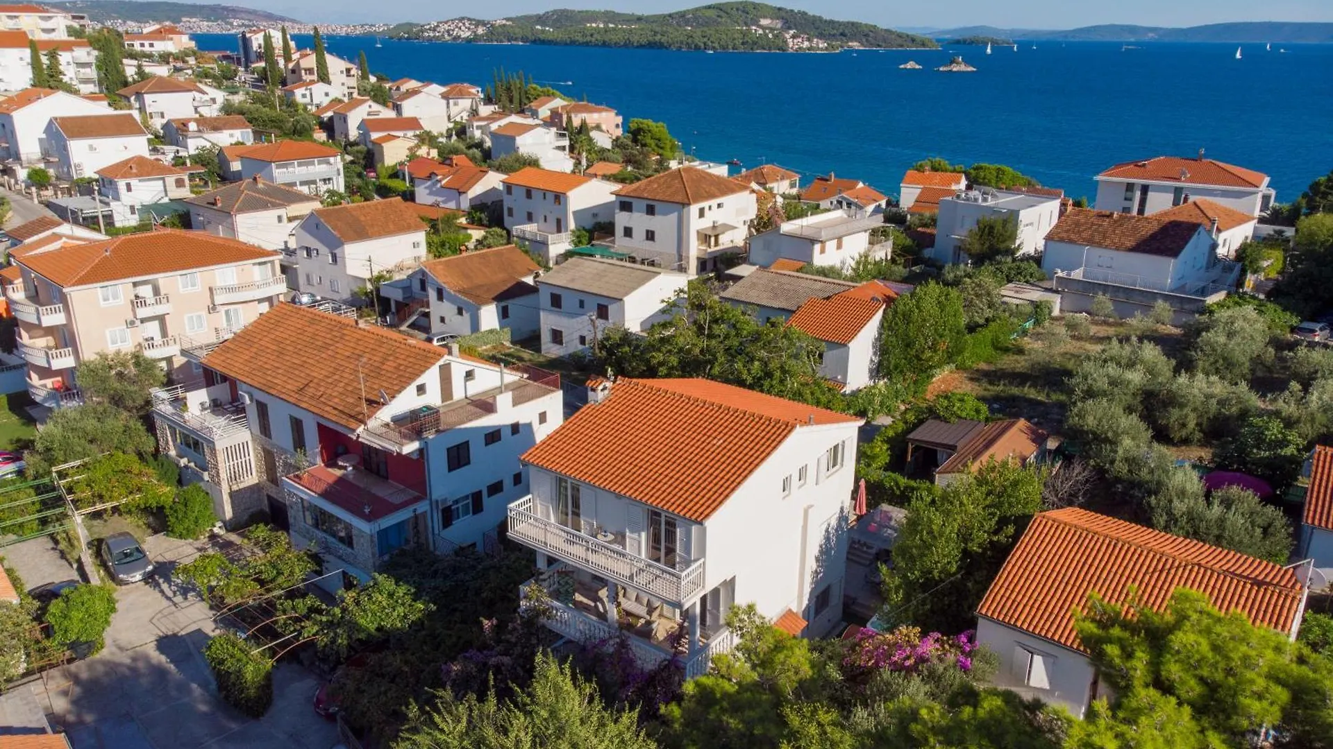 Villa Danijela With Heated Pool,Jacuzzi And Sauna Seget Vranjica