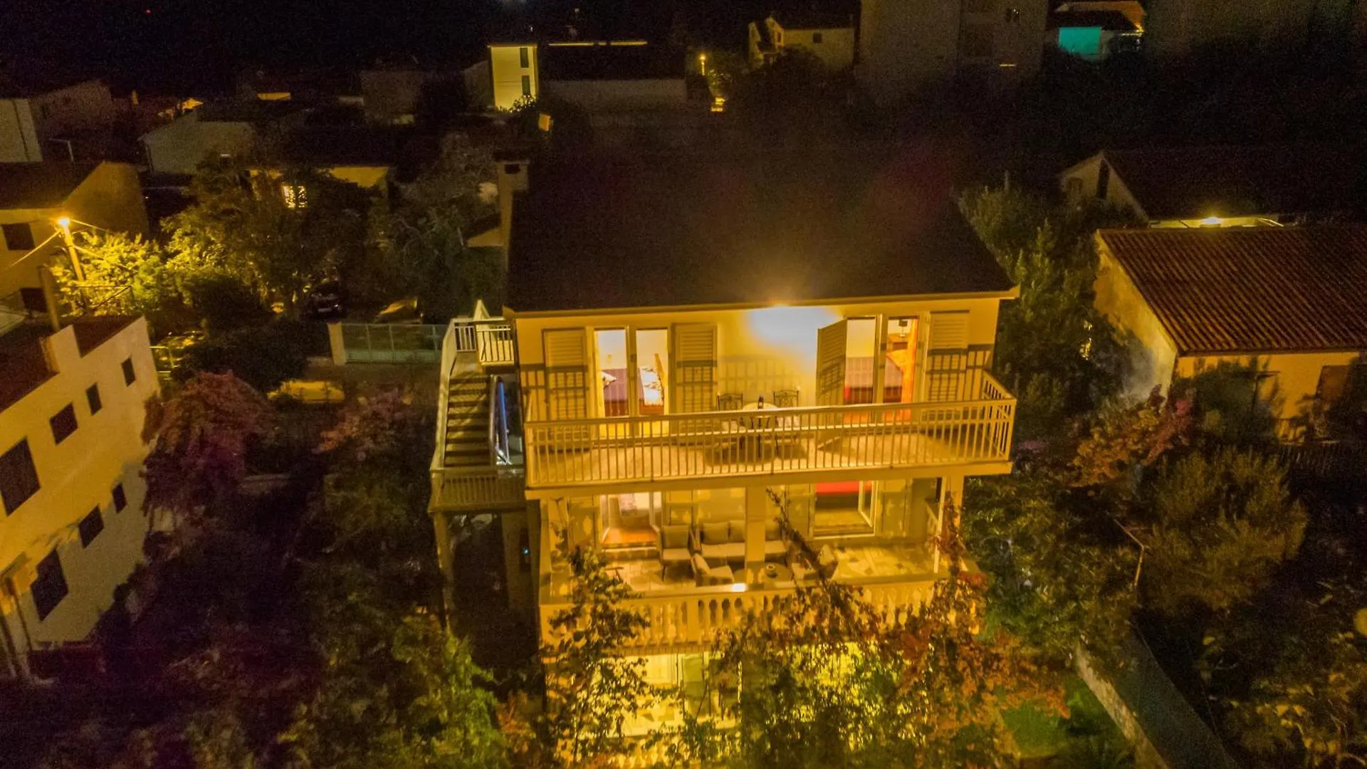 Villa Danijela With Heated Pool,Jacuzzi And Sauna Seget Vranjica